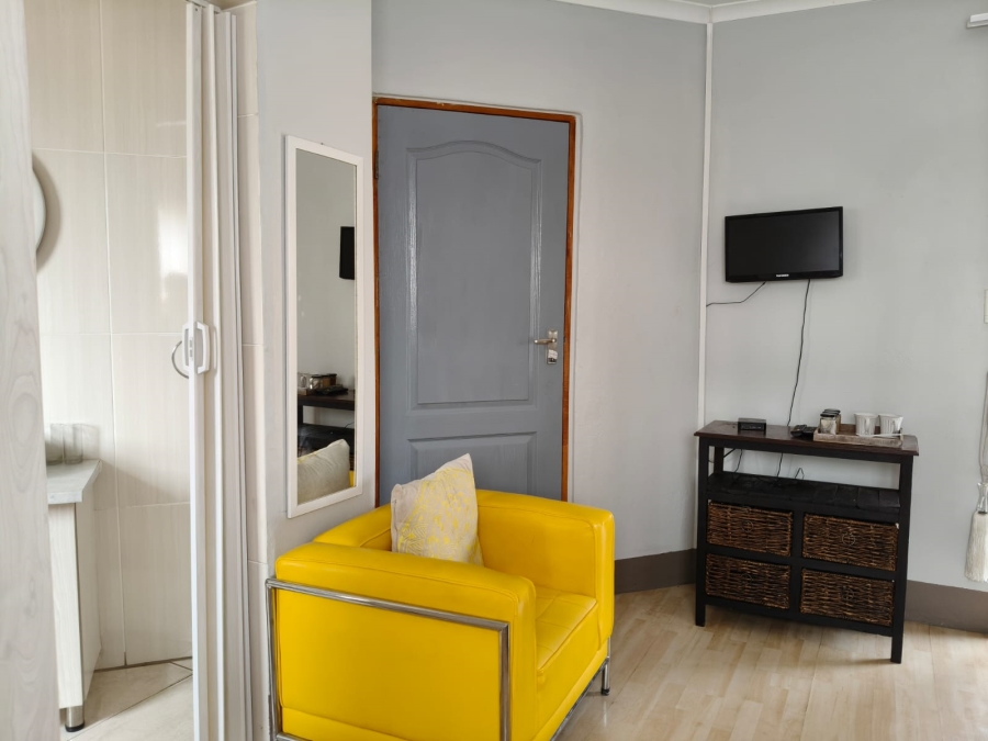 8 Bedroom Property for Sale in Monakato North West